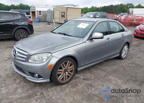 2008 Mercedes-Benz C 300 Luxury/Sport z USA, uszkodzony, nr VIN WDDGF54X78R014721